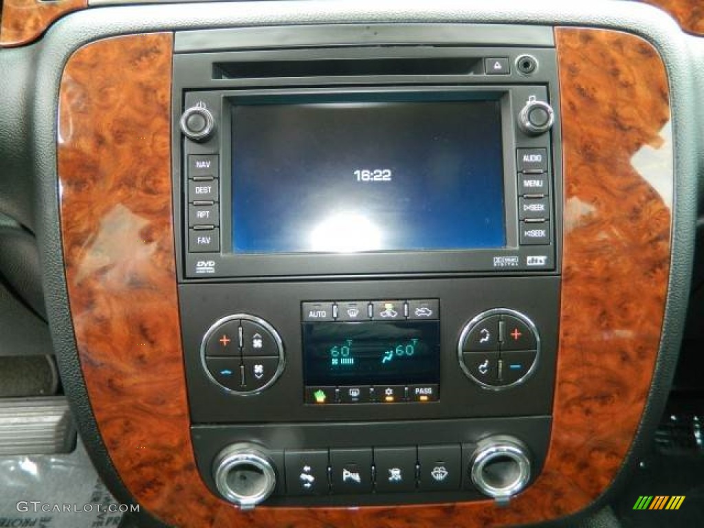 2007 Chevrolet Avalanche LTZ Controls Photo #81680623