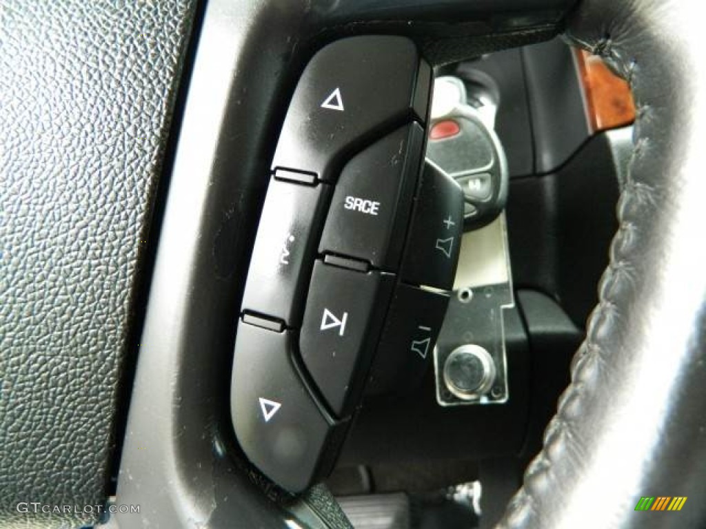 2007 Chevrolet Avalanche LTZ Controls Photo #81680673