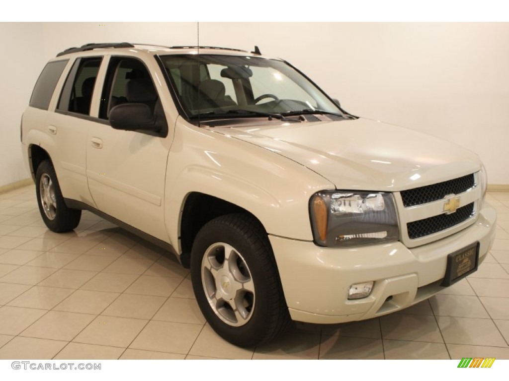 2009 TrailBlazer LT 4x4 - Sand Beige Metallic / Ebony photo #1