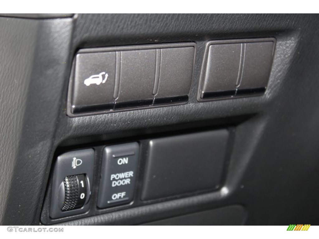 2013 Infiniti QX 56 Controls Photo #81684148