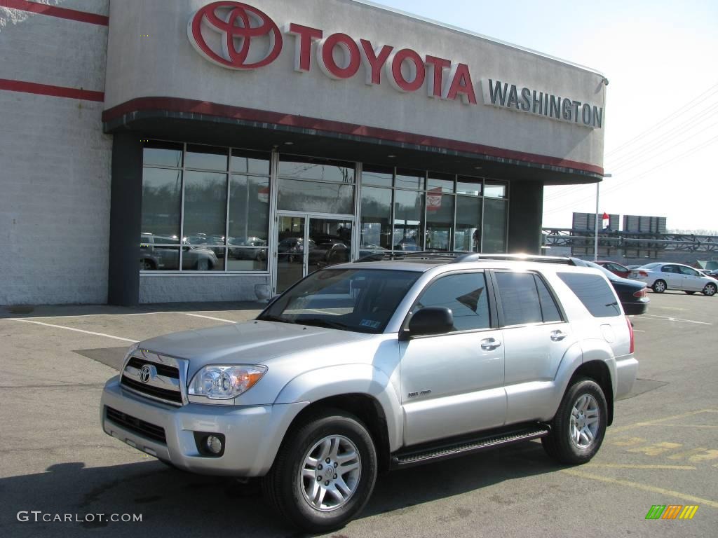 2006 4Runner SR5 4x4 - Titanium Metallic / Stone Gray photo #1