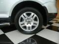 2004 Volkswagen Touareg V8 Wheel and Tire Photo