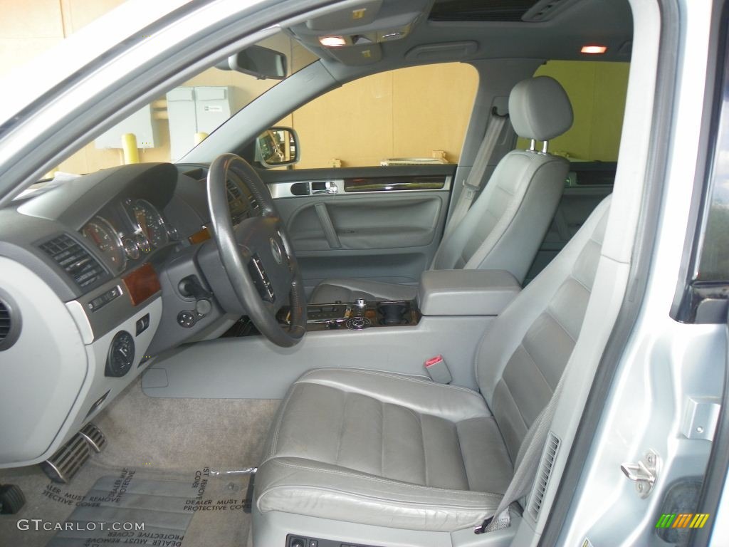 Kristal Gray Interior 2004 Volkswagen Touareg V8 Photo #81688749