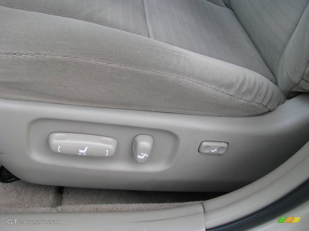 2006 Camry LE - Desert Sand Mica / Taupe photo #15
