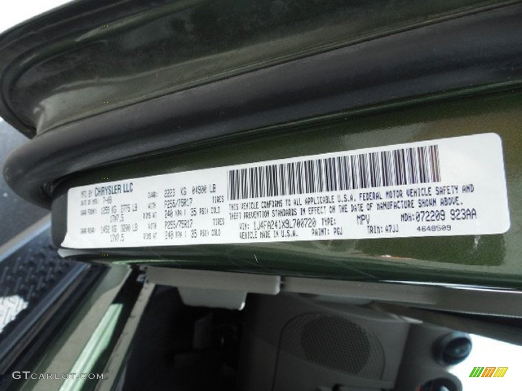 2009 Wrangler X 4x4 - Jeep Green Metallic / Dark Slate Gray/Medium Slate Gray photo #25