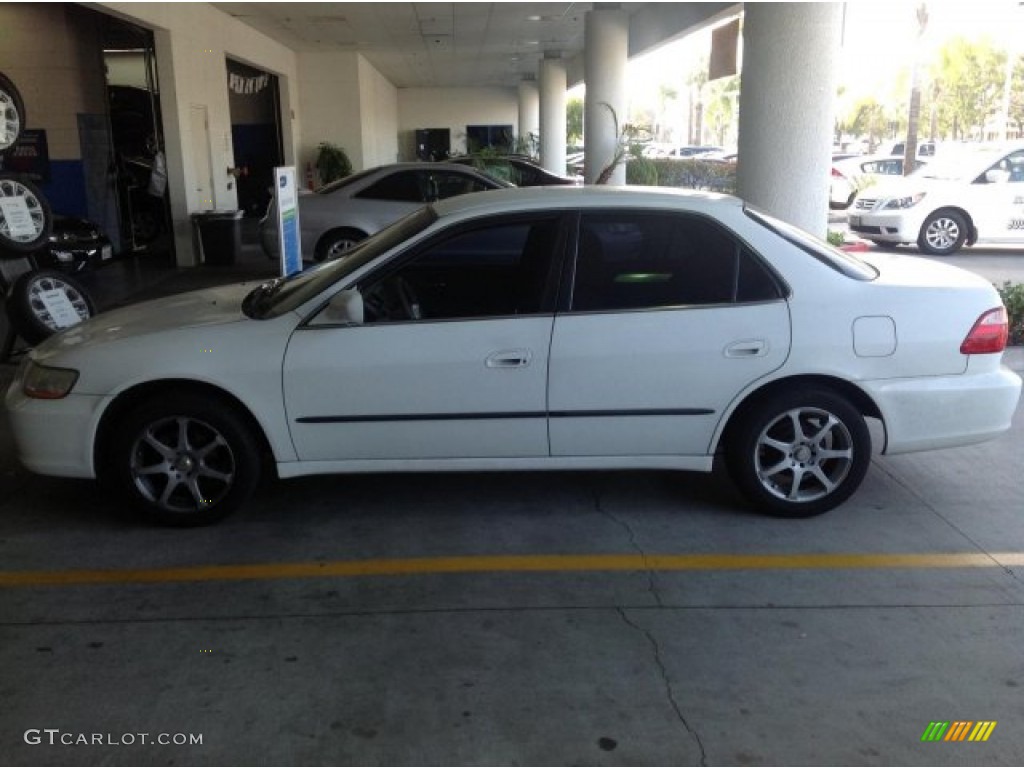 1998 Accord LX Sedan - Taffeta White / Ivory photo #4
