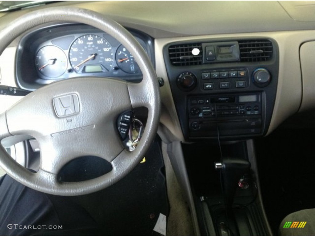 1998 Accord LX Sedan - Taffeta White / Ivory photo #7