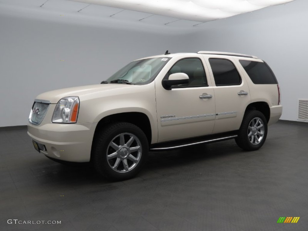 2013 Yukon Denali AWD - White Diamond Tricoat / Cocoa/Light Cashmere photo #1