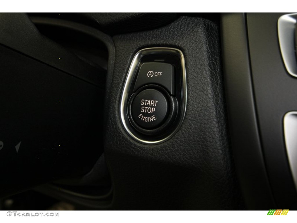 2013 3 Series 328i Sedan - Glacier Silver Metallic / Black photo #22