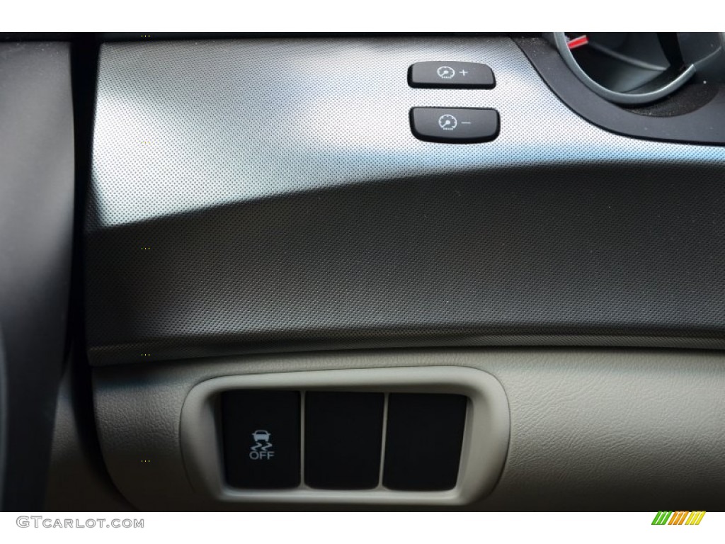 2011 Acura TL 3.5 Controls Photo #81705119