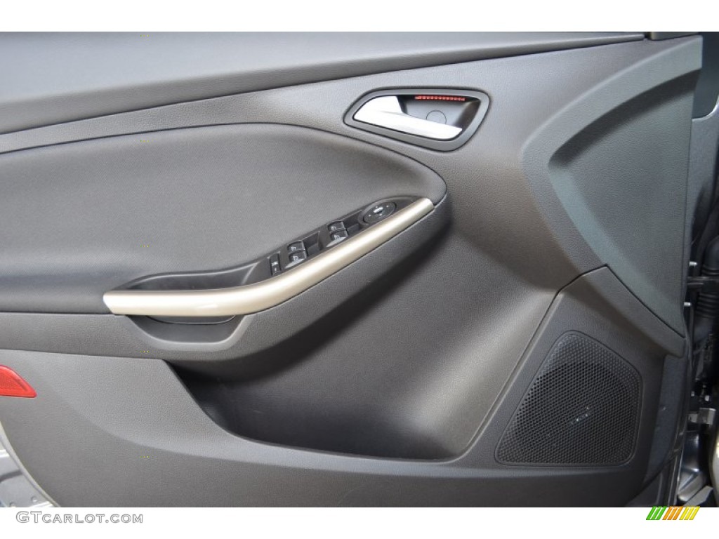 2012 Focus SEL 5-Door - Sterling Grey Metallic / Charcoal Black photo #8