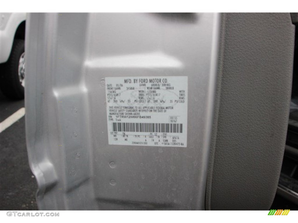 2006 F150 XLT SuperCrew - Silver Metallic / Medium/Dark Flint photo #13