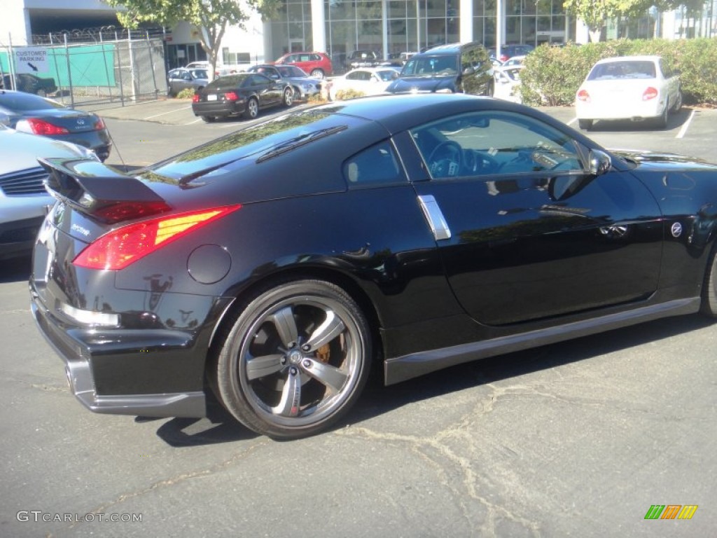 2008 350Z NISMO Coupe - Magnetic Black / NISMO Black/Red photo #13
