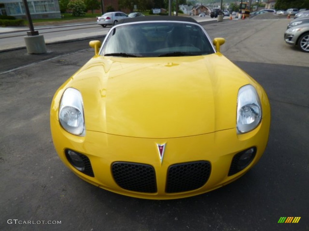 2007 Solstice GXP Roadster - Mean Yellow / Ebony photo #2