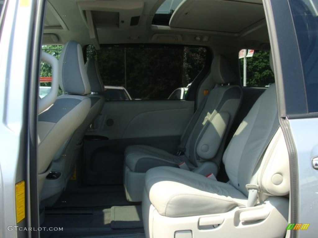 2011 Sienna Limited AWD - Silver Sky Metallic / Light Gray photo #13