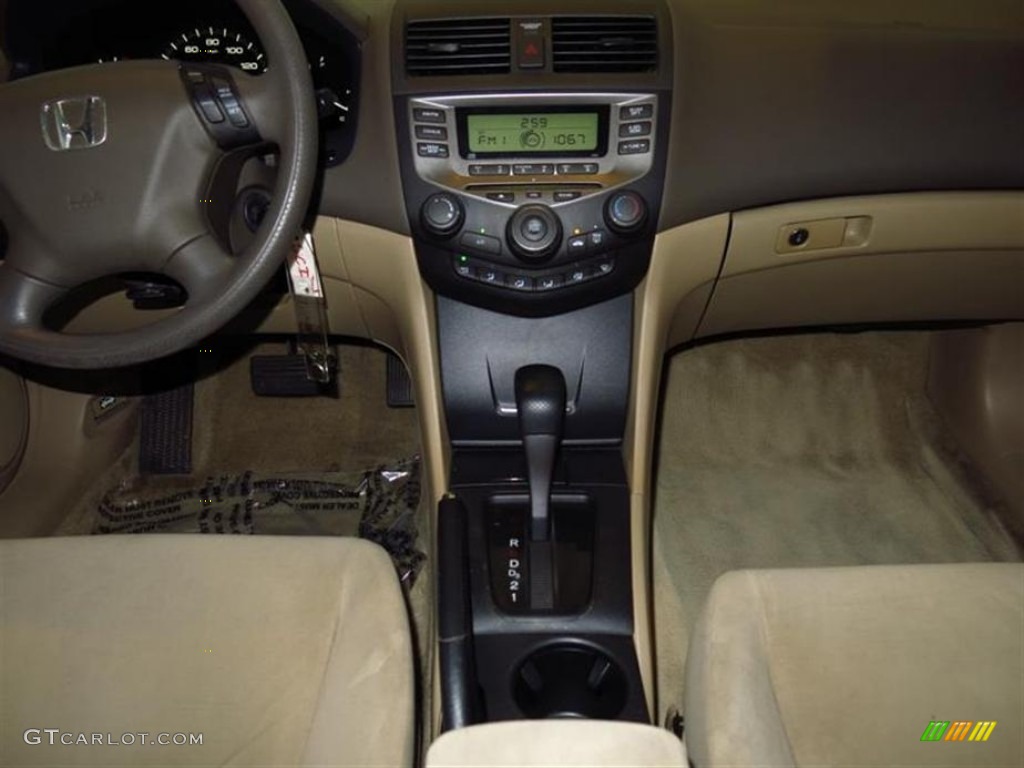 2006 Accord Value Package Sedan - Desert Mist Metallic / Ivory photo #12