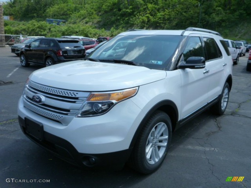 2013 Explorer XLT 4WD - White Platinum Tri-Coat / Medium Light Stone photo #5