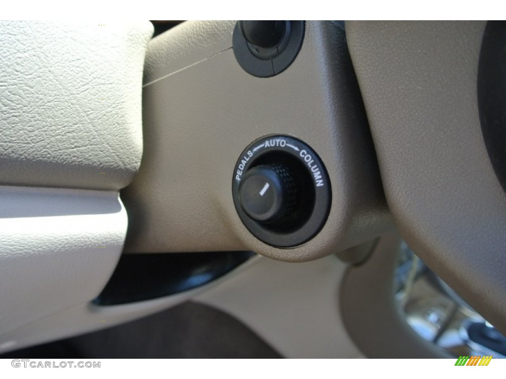2003 Jaguar S-Type 3.0 Controls Photo #81720306