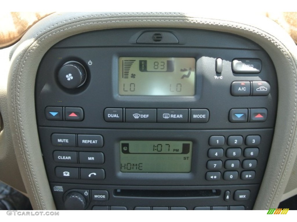2003 Jaguar S-Type 3.0 Controls Photo #81720407