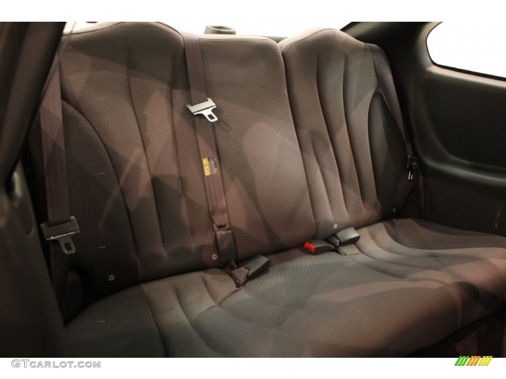 2005 Sunfire Coupe - Summit White / Graphite photo #11