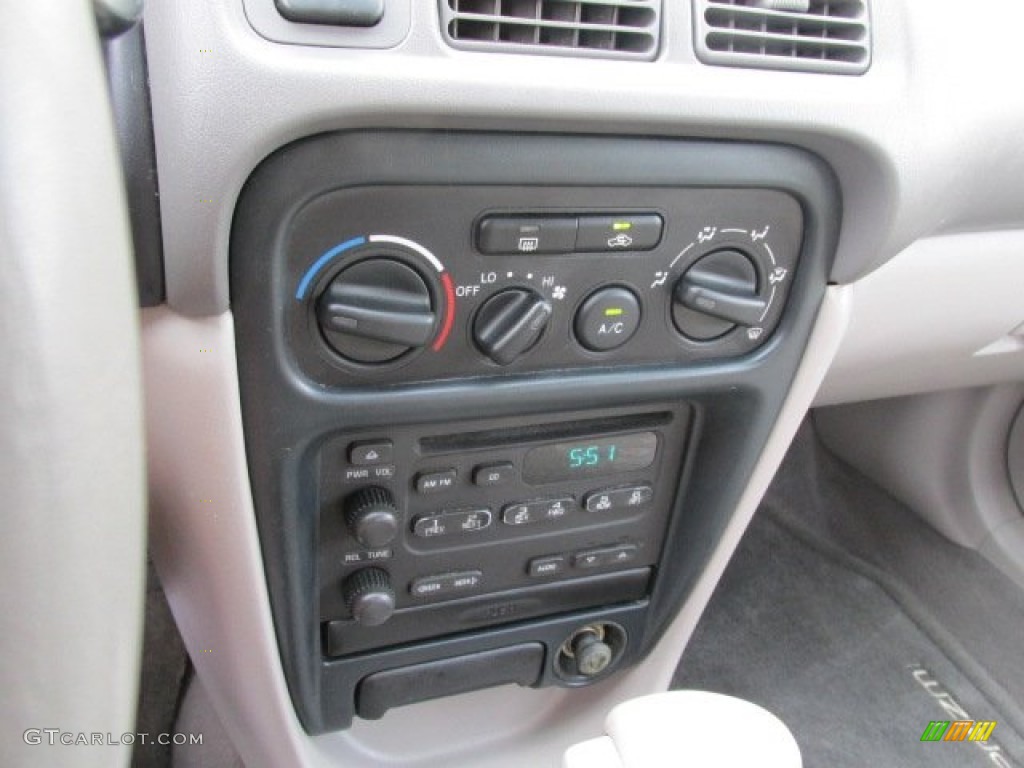 2002 Chevrolet Prizm Standard Prizm Model Controls Photo #81726570