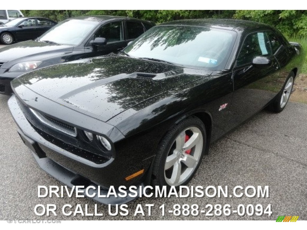 Brilliant Black Crystal Pearl Dodge Challenger