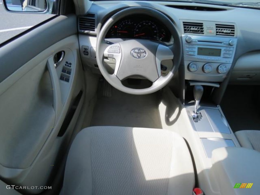 2010 Camry LE - Aloe Green Metallic / Bisque photo #5