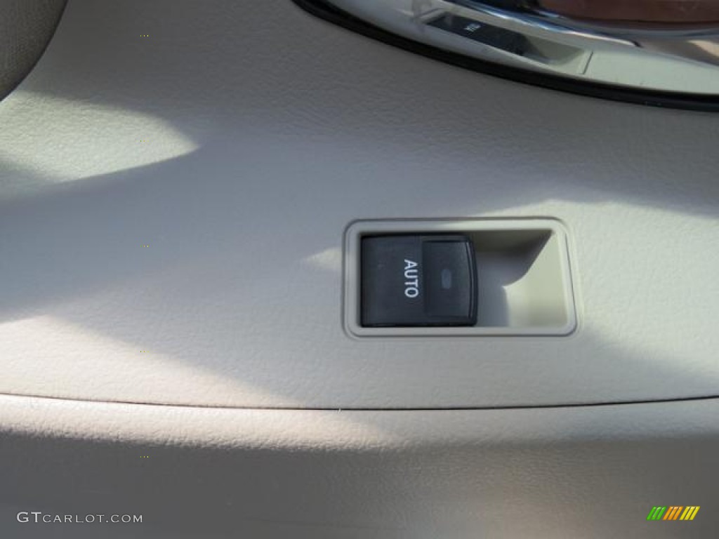 2010 Camry LE - Aloe Green Metallic / Bisque photo #7