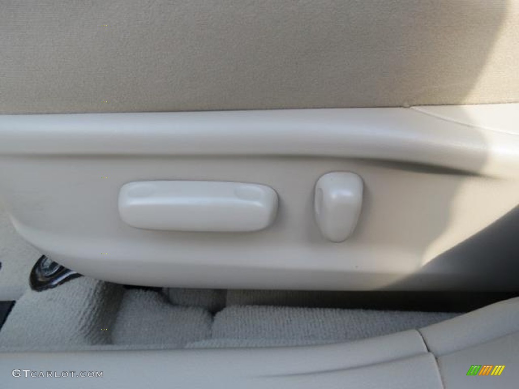 2010 Camry LE - Aloe Green Metallic / Bisque photo #10