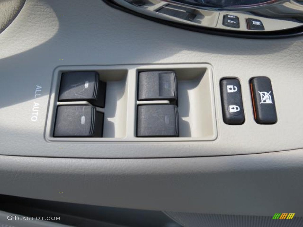 2010 Camry LE - Aloe Green Metallic / Bisque photo #11