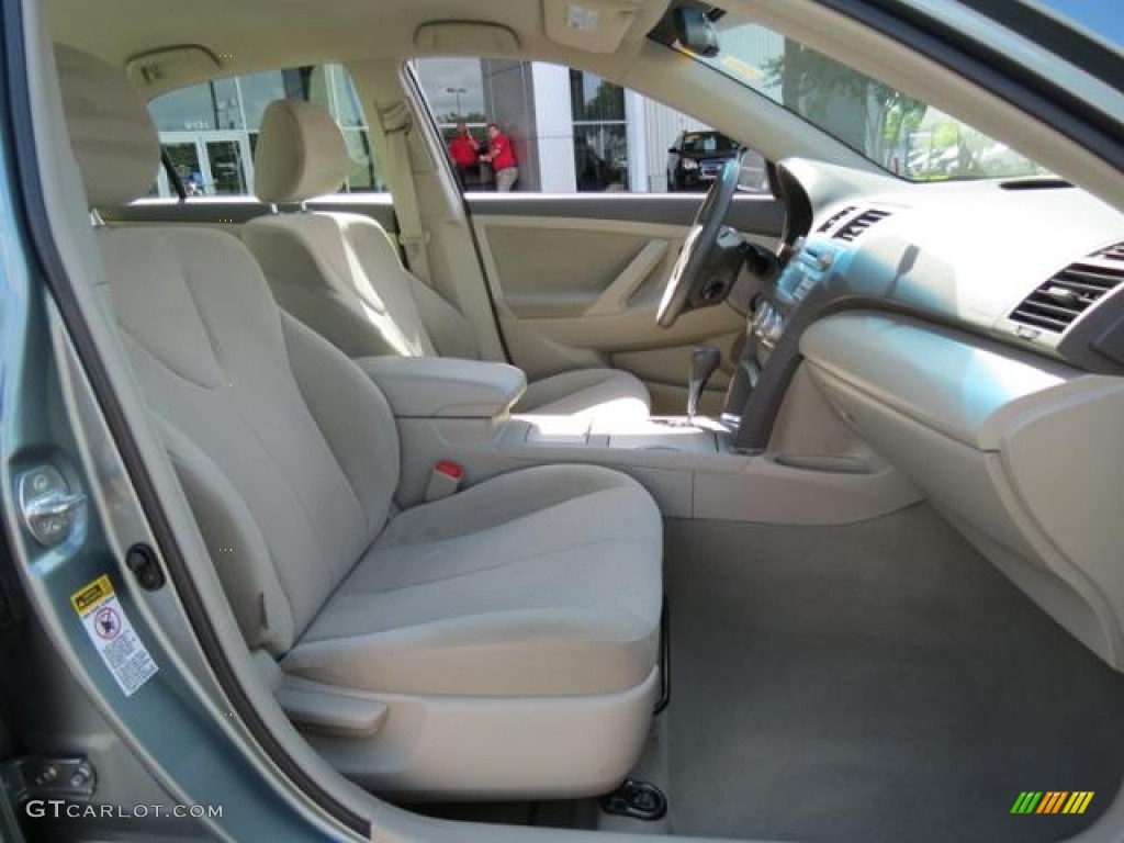 2010 Camry LE - Aloe Green Metallic / Bisque photo #21