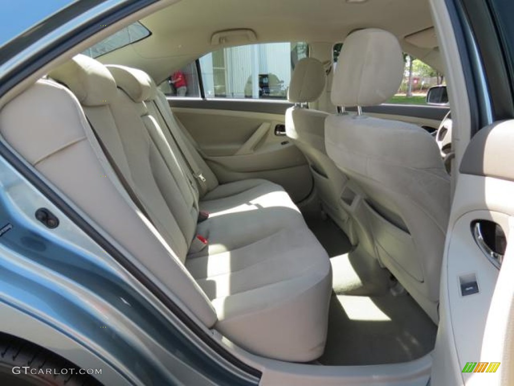 2010 Camry LE - Aloe Green Metallic / Bisque photo #24