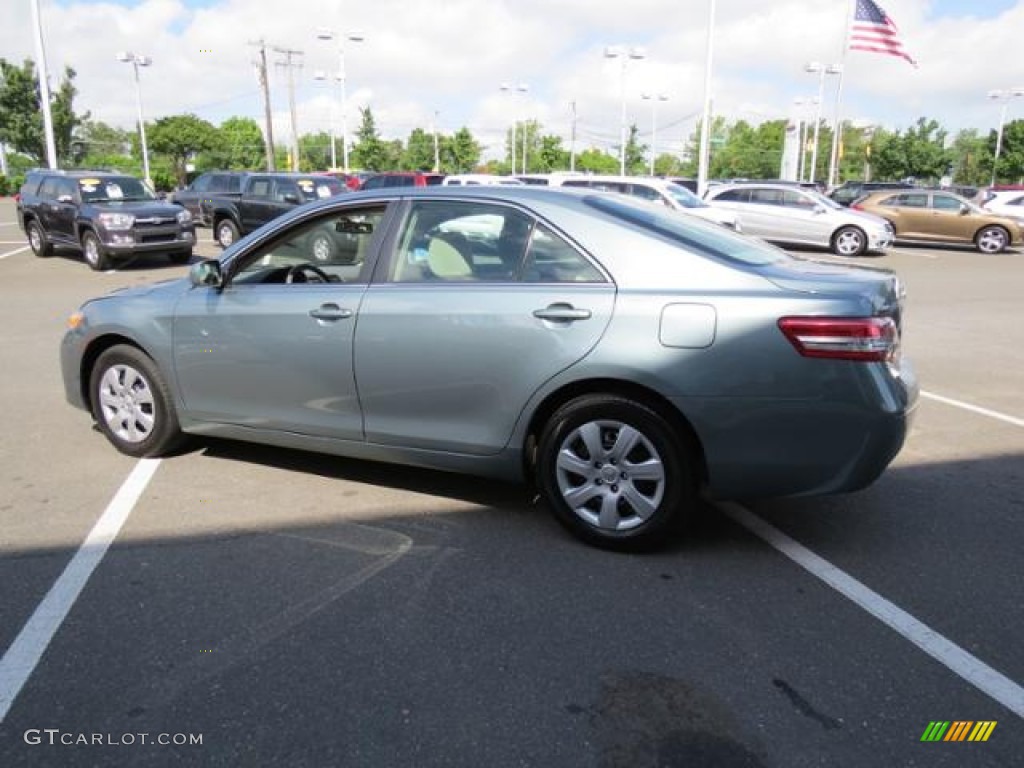 2010 Camry LE - Aloe Green Metallic / Bisque photo #29