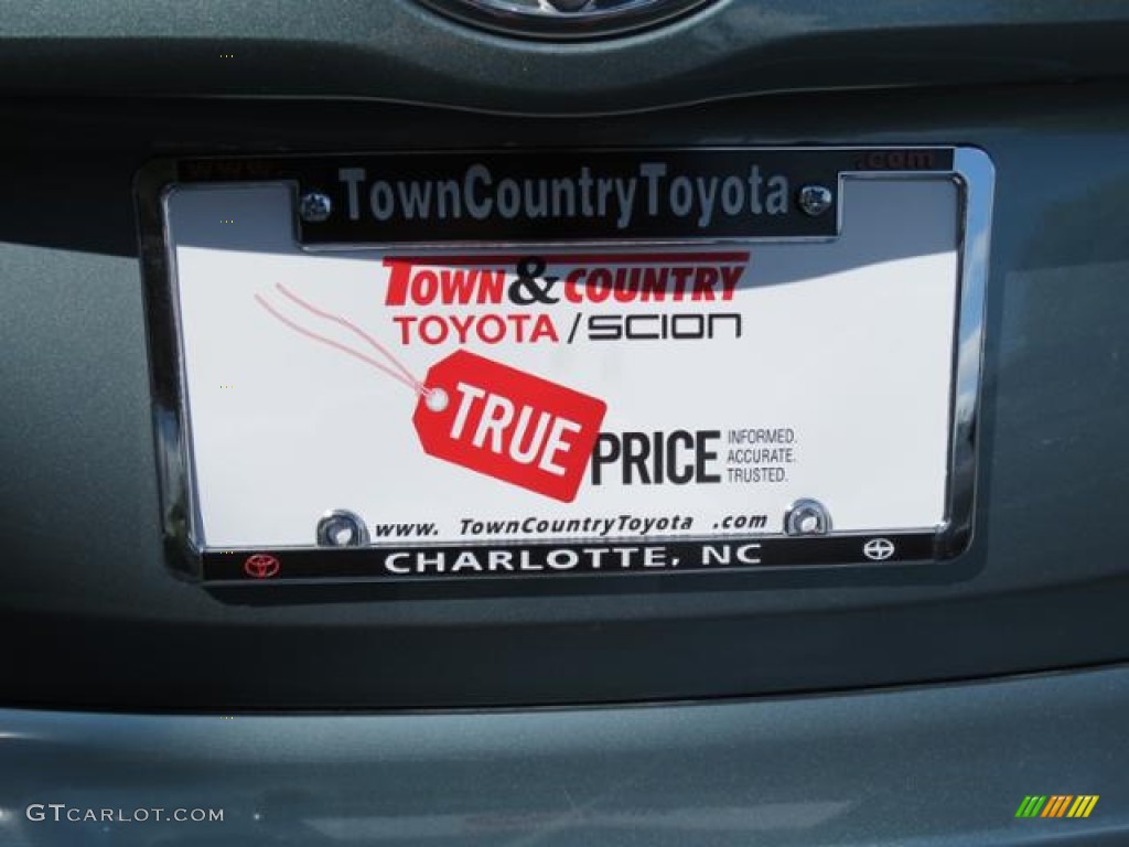 2010 Camry LE - Aloe Green Metallic / Bisque photo #31