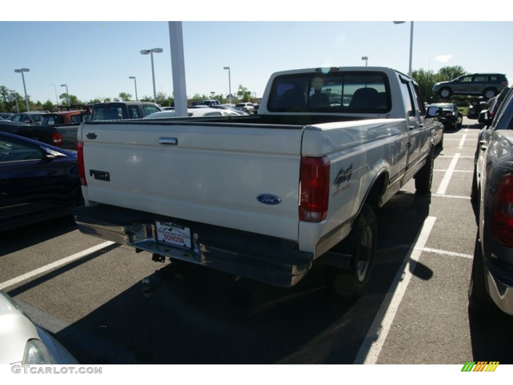 1997 F350 XLT Crew Cab 4x4 - Colonial White / Medium Mocha photo #2