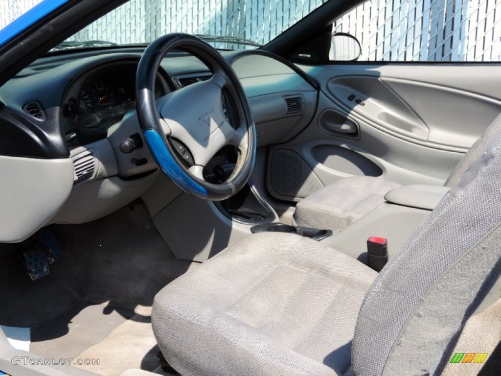 Medium Graphite Interior 1998 Ford Mustang V6 Coupe Photo #81742350