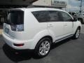 Diamond White Pearl - Outlander SE Photo No. 3