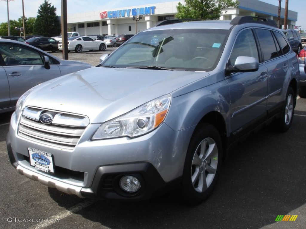 2013 Outback 3.6R Limited - Ice Silver Metallic / Black photo #1
