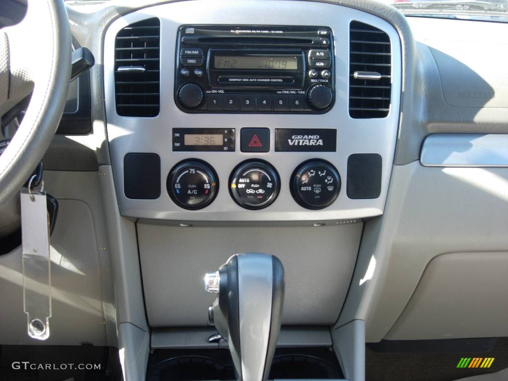 2004 Grand Vitara EX 4WD - Cool Beige Metallic / Beige photo #7