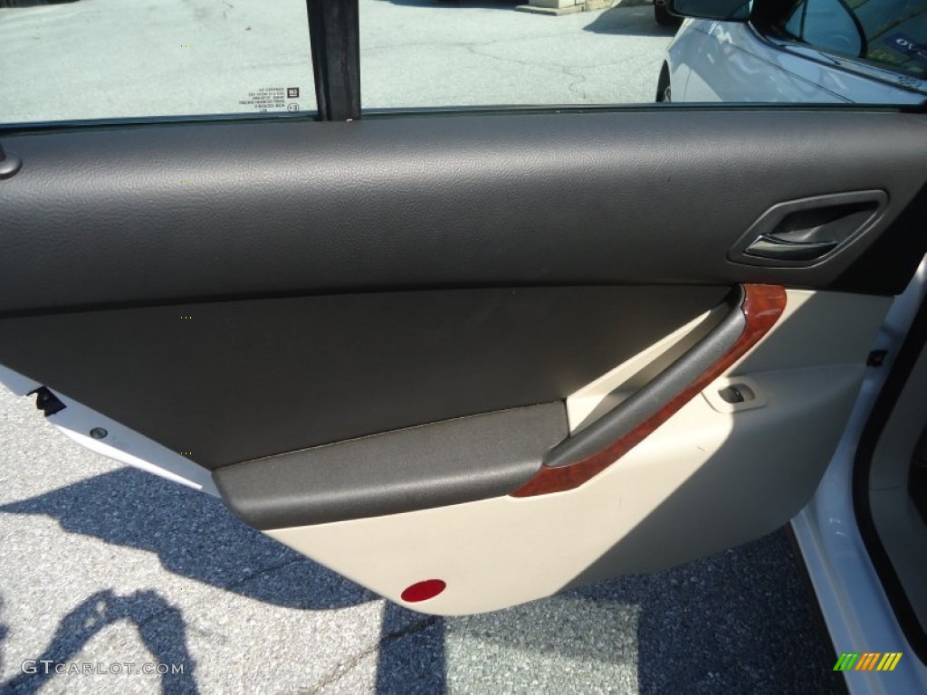 2009 G6 V6 Sedan - Summit White / Light Taupe photo #22