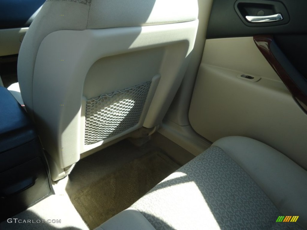 2009 G6 V6 Sedan - Summit White / Light Taupe photo #32
