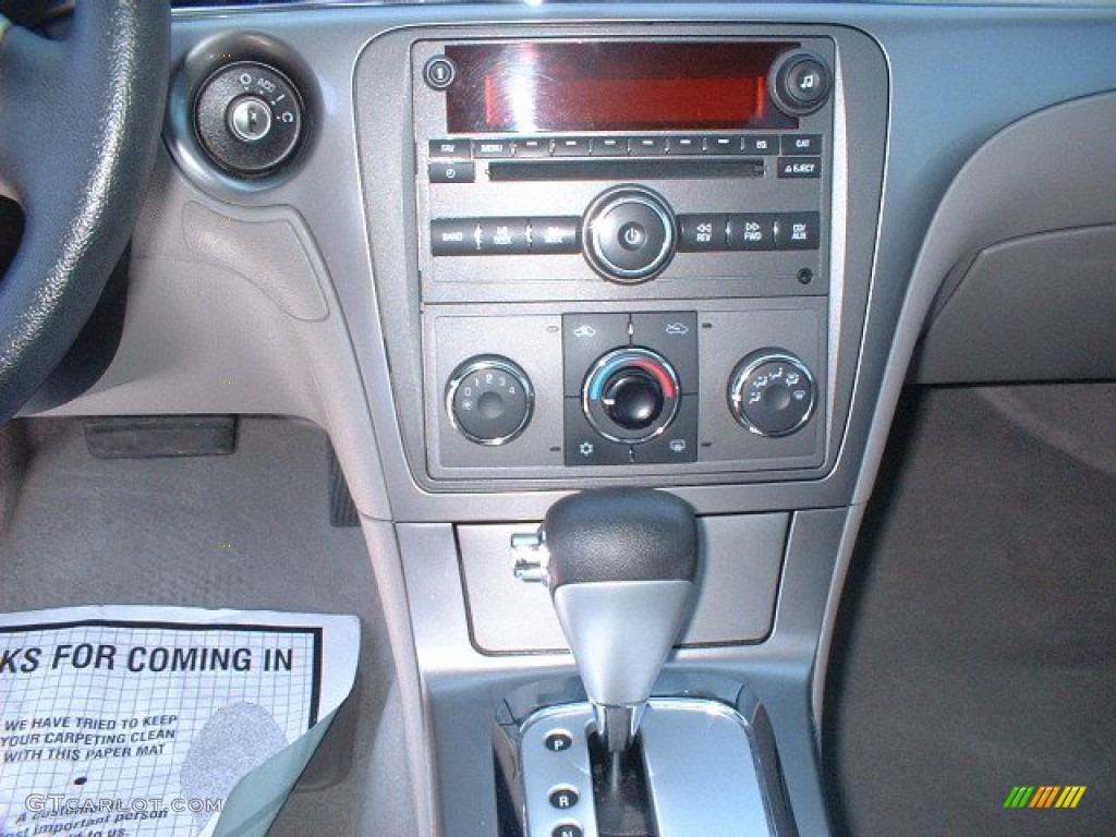 2007 Aura XE - Berry Red / Gray photo #12
