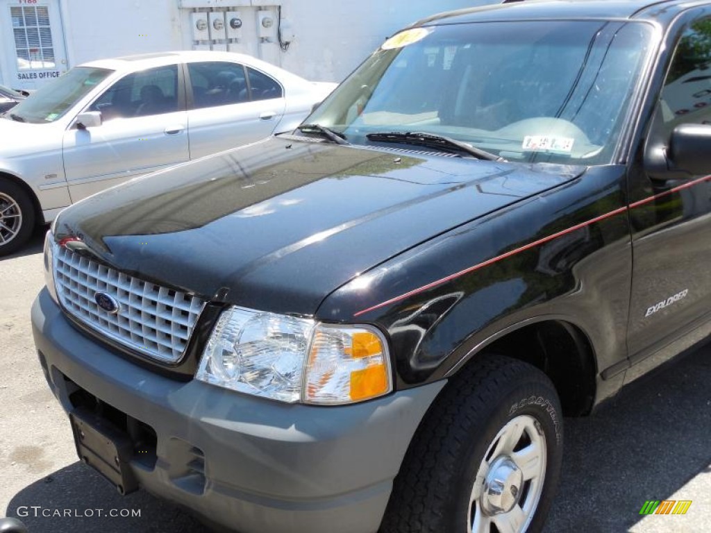 2002 Explorer XLS 4x4 - Black Clearcoat / Graphite photo #1