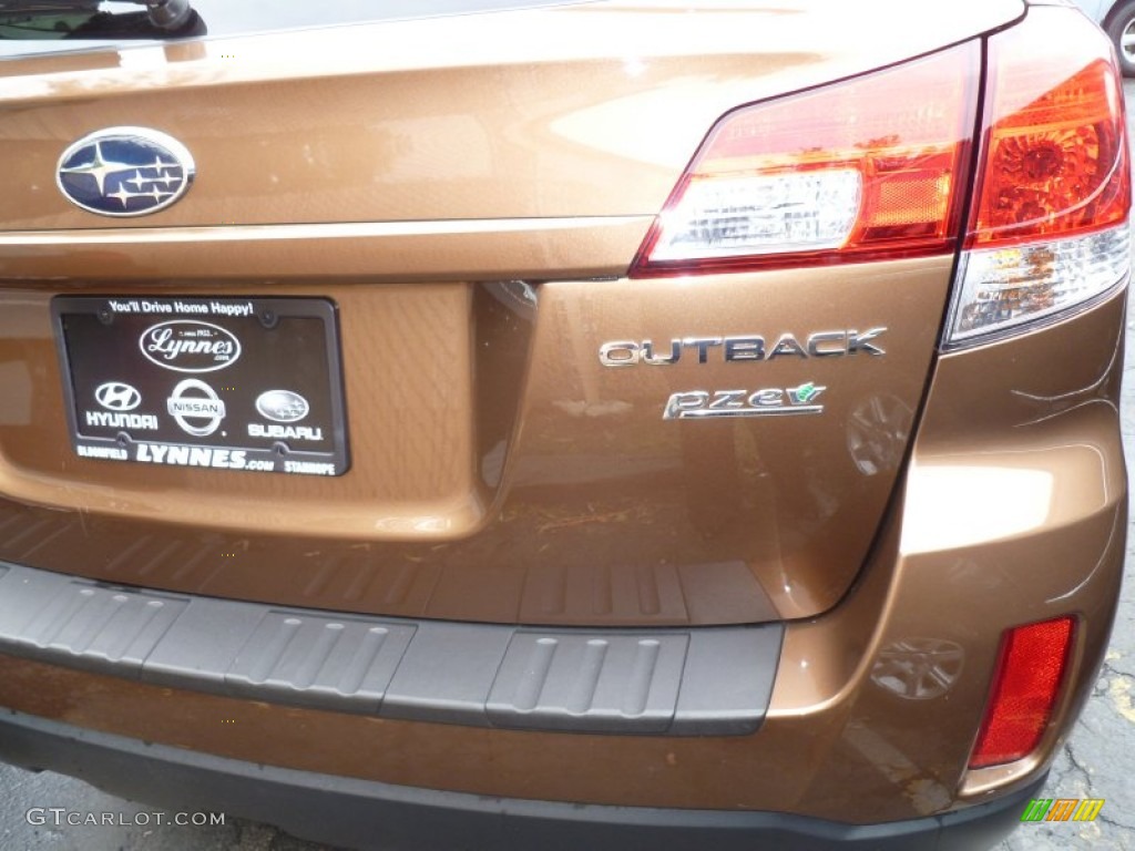 2011 Outback 2.5i Premium Wagon - Caramel Bronze Pearl / Warm Ivory photo #6