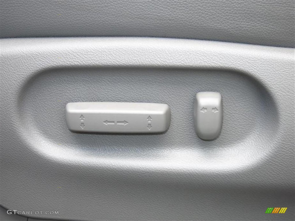 2010 Odyssey Touring - Alabaster Silver Metallic / Gray photo #18