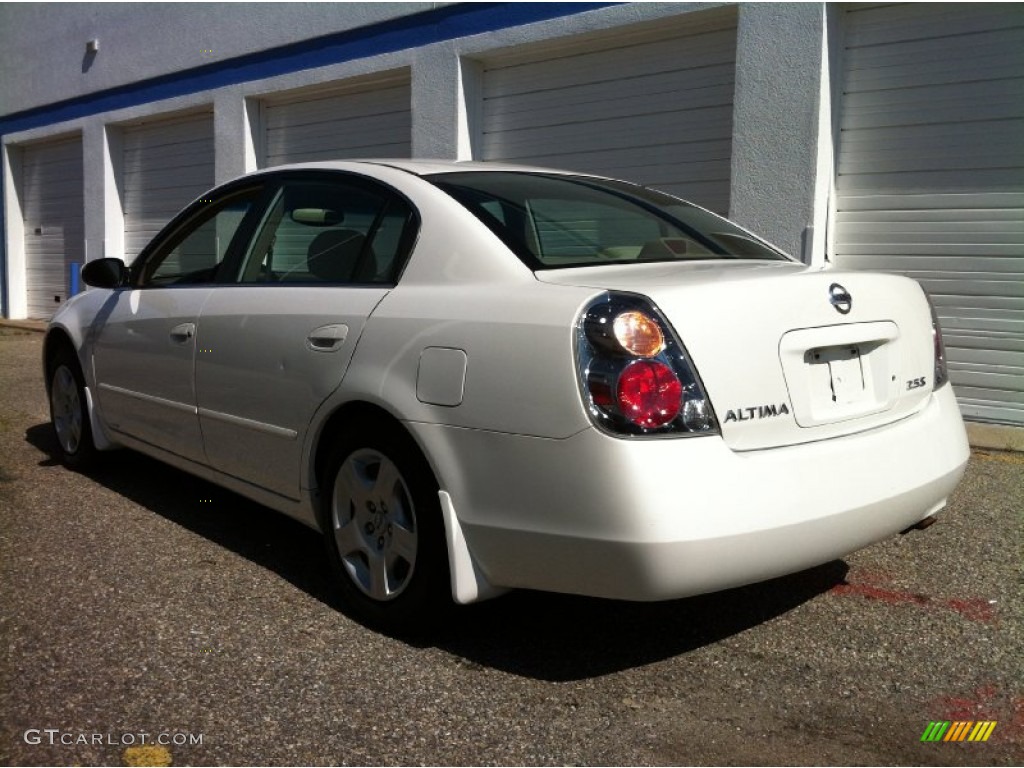 2004 Altima 2.5 S - Satin White / Blond photo #5