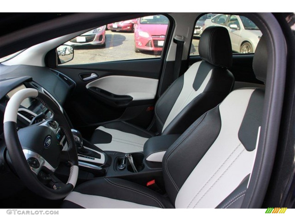 2012 Ford Focus Titanium 5-Door Front Seat Photo #81771621