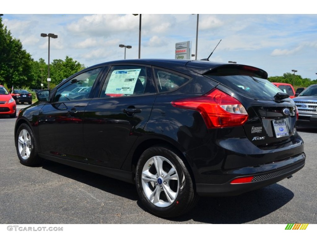 2013 Focus SE Hatchback - Tuxedo Black / Charcoal Black photo #22