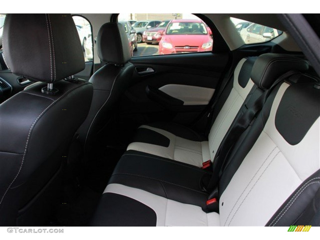 2012 Ford Focus Titanium 5-Door Rear Seat Photo #81771642