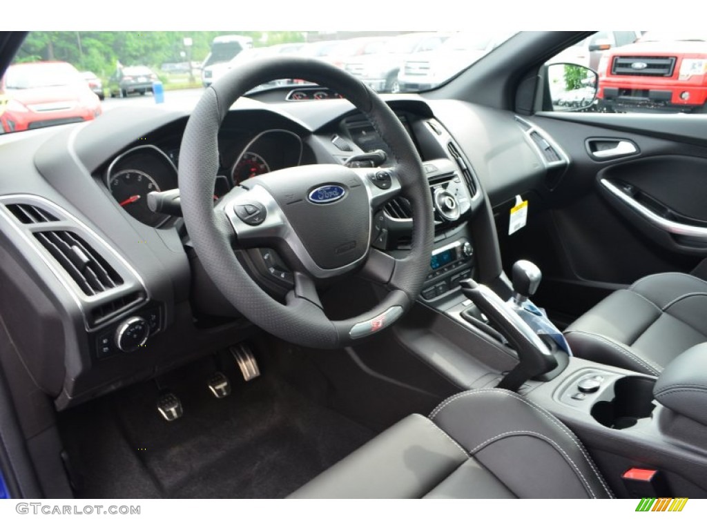 ST Charcoal Black Full-Leather Recaro Seats Interior 2013 Ford Focus ST Hatchback Photo #81772389